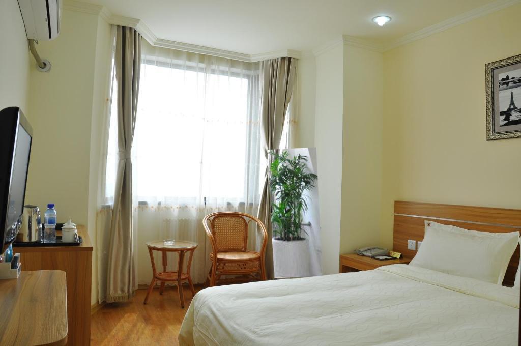 Super 8 Hotel Qingdao Railway Station Gui Zhou Road Exterior foto