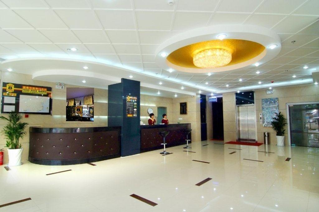 Super 8 Hotel Qingdao Railway Station Gui Zhou Road Exterior foto